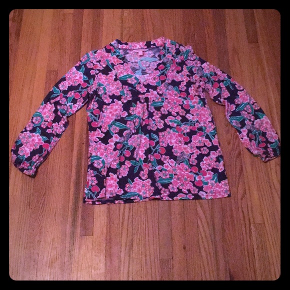 Gently used Lilly Pulitzer long sleeve T-shirt - Picture 4 of 5